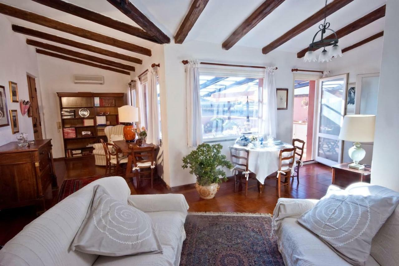 Appartamento Attico in centro con vista della torre - Cozy penthouse facing to the tower Oristano Esterno foto