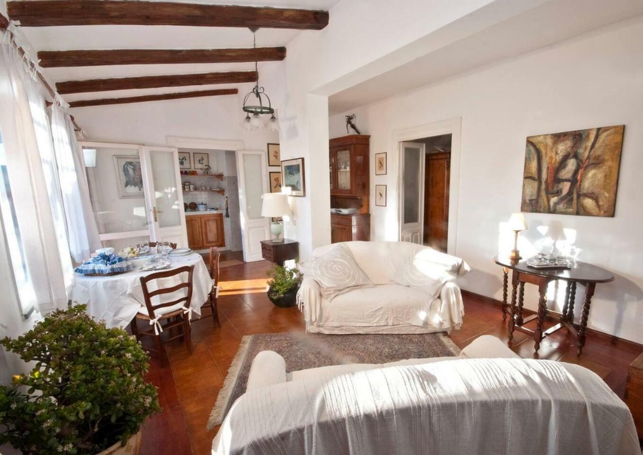 Appartamento Attico in centro con vista della torre - Cozy penthouse facing to the tower Oristano Esterno foto
