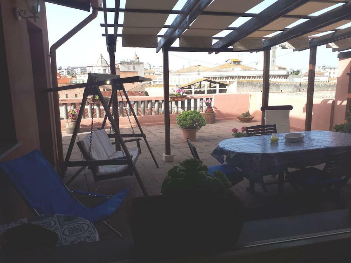 Appartamento Attico in centro con vista della torre - Cozy penthouse facing to the tower Oristano Esterno foto